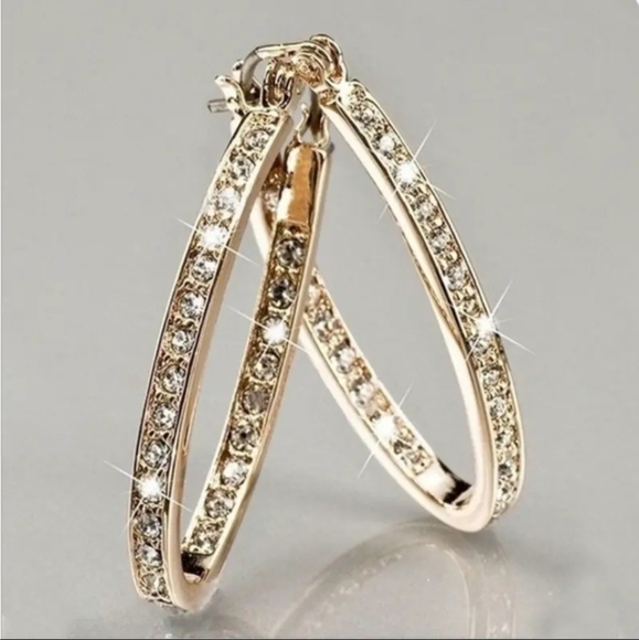 NIB Dazzling Shiny Zircon Hoop Earrings - Large Oval Huggie Design - Picture 1 of 3